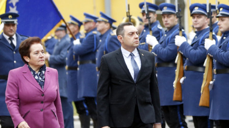 Александър Вулин е смятан за най-приближения до президента Вучич сръбски министър