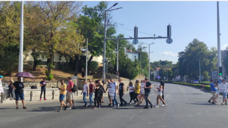 Втори ден собствениците на заведения в Пловдив протестират срещу евентуалното