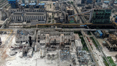 Поглед от въздуха след експлозията в газовия завод в Има - част от град Санмънся в провинция Хънан.