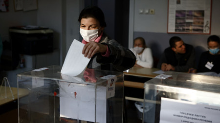 Избирателната активност на президентските и парламентарните избори в Сърбия беше