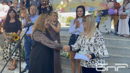 Мариана Рачева от БНР Бургас и Снежана Няголова - директор на СУ 
