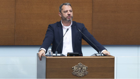 Делян Добрев