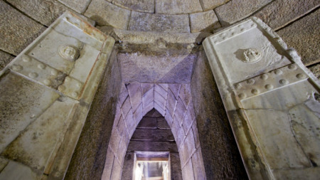 Гробницата на Севт III в могилата Голяма Косматка