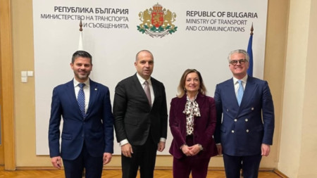 Italy’s ambassador to Bulgaria Giuseppina Zarra met with Minister of Transport Grozdan Karadjov