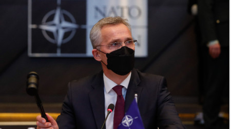 Столтенберг в началото на срещата на министрите на отбраната на НАТО в централата в Брюксел, 16 февруари 2022 г.