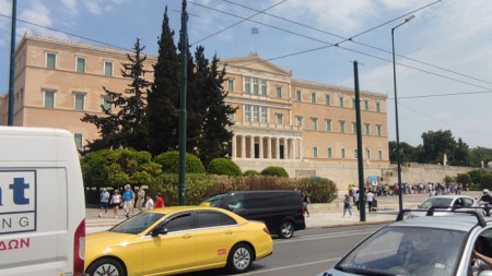 Гръцкият парламент в очакване на новите 300
