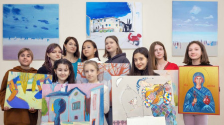 Юлия Красовска реализира проект Съвременни български художници през погледа на