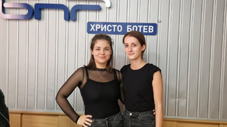 Стефани Христова (вдясно) и Теодора Церовска