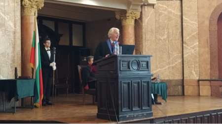 Проф. Жерар Муру беше удостоен с почетното звание Доктор хонорис кауза на Софийския университет.