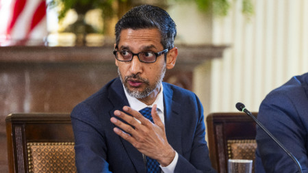 Главният изпълнителен директор на Alphabet и Google Сундар Пичай