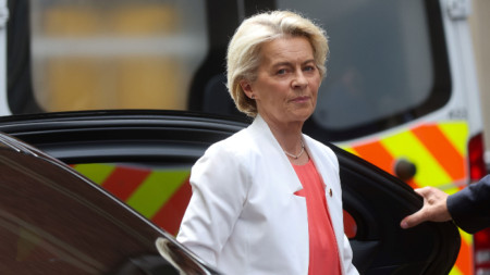 Председателката на ЕК Урсула фон дер Лайен преди започването на срещата на лидерите в ЕС - Брюксел, 17 юни 2024