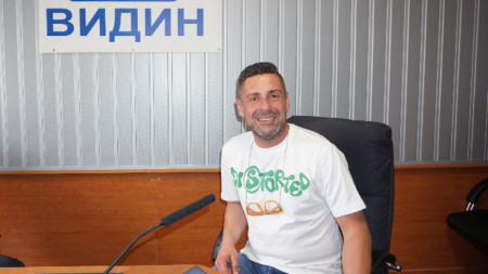 Диригентът на мъжката вокална формация 