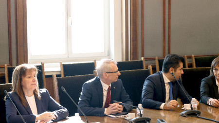 На председателския съвет в Народното събрание присъстваха министър-председателят Николай Денков, лидерите на парламентарни групи, министри и ръководители на служби