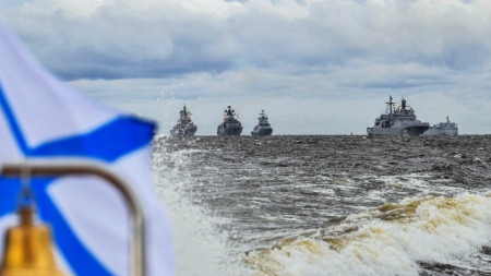 Военни кораби на ВМС на Русия край Санкт Петербург, юли 2021 г.