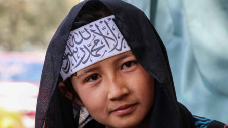 След като в Афганистан бяха възстановени учебните занятия стана ясно