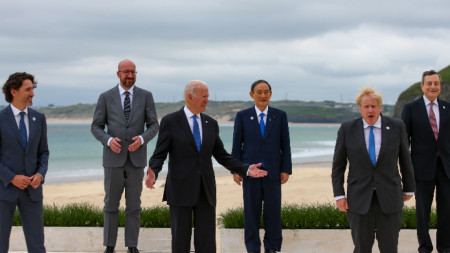 Трюдо, Мишел, Байдън, Суга, Джонсън и Драги на срещата на Г-7