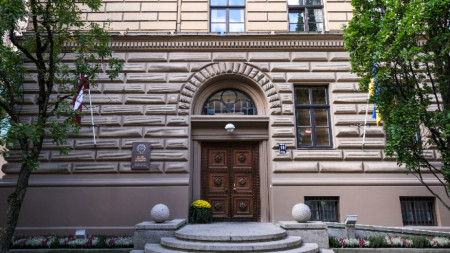 Сградата на парламента в Рига.