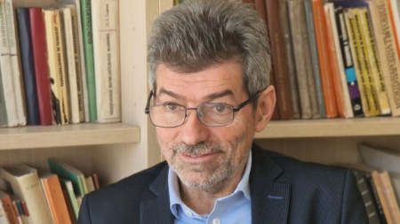 проф. Васил Живков, председател на БКДМП