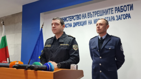 Ст. комисар Лазар Христов, директор на ОДМВР - Стара Загора и Илиян Илиев, Охранителна полиция.