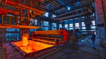 Китайското промишлено министерство поиска в сряда стоманодобивните заводи в Пекин