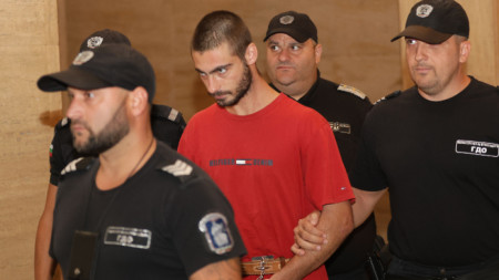 Съдът разглежда мярката на Даниел Терзиев, обвинен, че в нощта на 2 септември е причинил дерайлирането на трамвай по линия 22, 11 септември 2025 г.