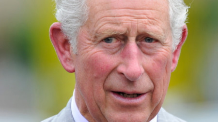Наследникът на британската корона принц Чарлз отдаде почит към починалия