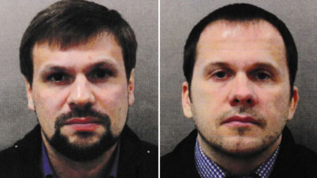 Александър Петров (вдясно) и Руслан Боширов, за които има издадена европейска заповед за арест.