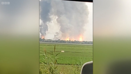 Стопкадър от видео на експлозиите, разпространено от Би Би Си