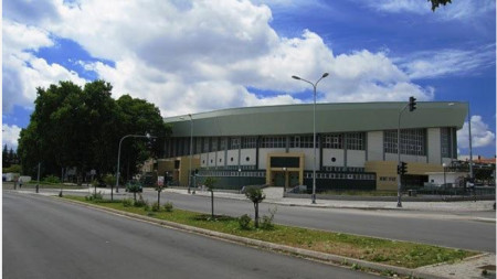 Спортна зала към стадиона в Ксанти
