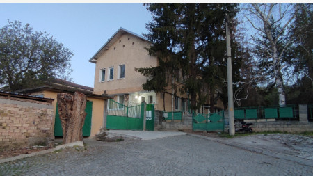 Дом за възрастни хора с умствена изостаналост в село Драганова