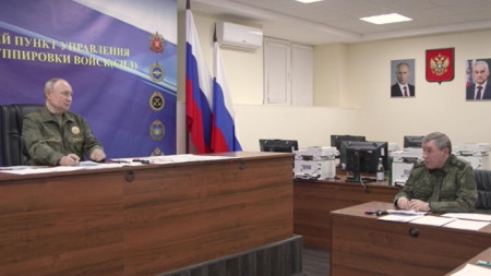 Путин с началника на Генералния щаб Валерий Герасимов.