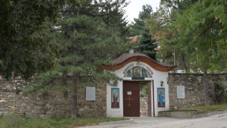 Хиляда годишният манастир „Свети Георги“ край Белащица.
Снимка: архив Юлия Бачева
