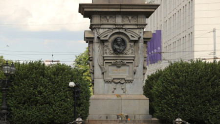 Споменик Левском у Софији