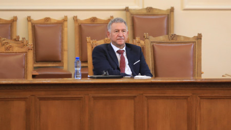 Здравният министър Стойчо Кацаров призова депутатите да гласуват бързо актуализацията на бюджета.