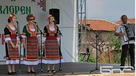 Фолклорно вокално трио при НЧ „Просвета-1870” град Свиленград 