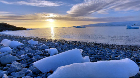 Антарктика вдъхновява множество географски открития в миналото включително търсенето на
