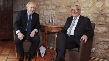 Борис Джонсън и Жан-Клод Юнкер на срещата им в Люксембург.