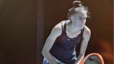 Денислава Глушкова се класира за четвъртфиналите на тенис турнира в