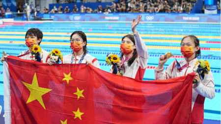 Китай спечели щафетата на 4 по 200 метра свободен стил