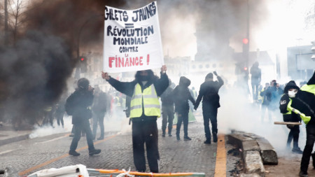 Демонстрация на “жълтите жилетки“ в Париж на 26 януари.
