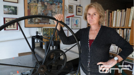 Катерина Мушанова в ателието си