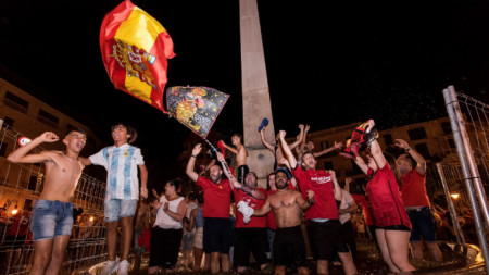 Феновете на Майорка празнуваха цяла нощ завръщането в елита.