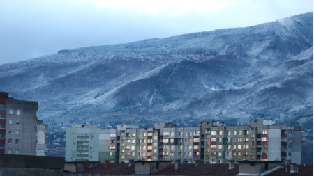 Witoscha-Gebirge von einem der Vororte Sofias gesehen
