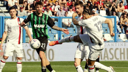 Ноа Окафор от Милан бележи за 3:3 срещу Сасуоло