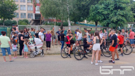 В началото на юли жителите на Дрангово протестираха, за да запазят училището си