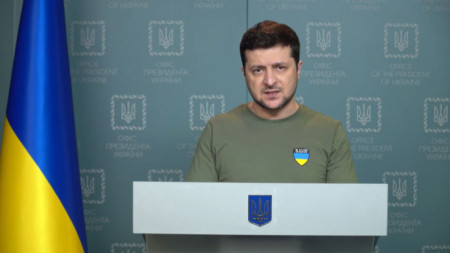 Президентът на Украйна Володимир Зеленски прави изявление в Киев, 3 март 2022 г.