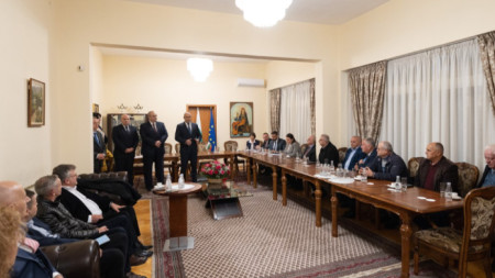 Президентът Румен Радев се срещна в Тирана с представители на