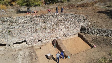 По инициатива на Община Крумовград археолозите проучват късноантичната и средновековна крепост край село Храстово