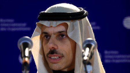 Саудитският външен министър принц Фейсал бин Фархан ал Сауд. 