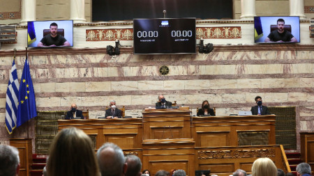 Реч на Володимир Зеленски пред парламента в Атина.